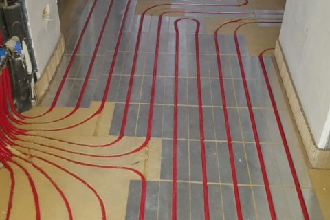 Soluzione per rivestimento in legno o laminato a posa flottante (4 / 8 Immagini)