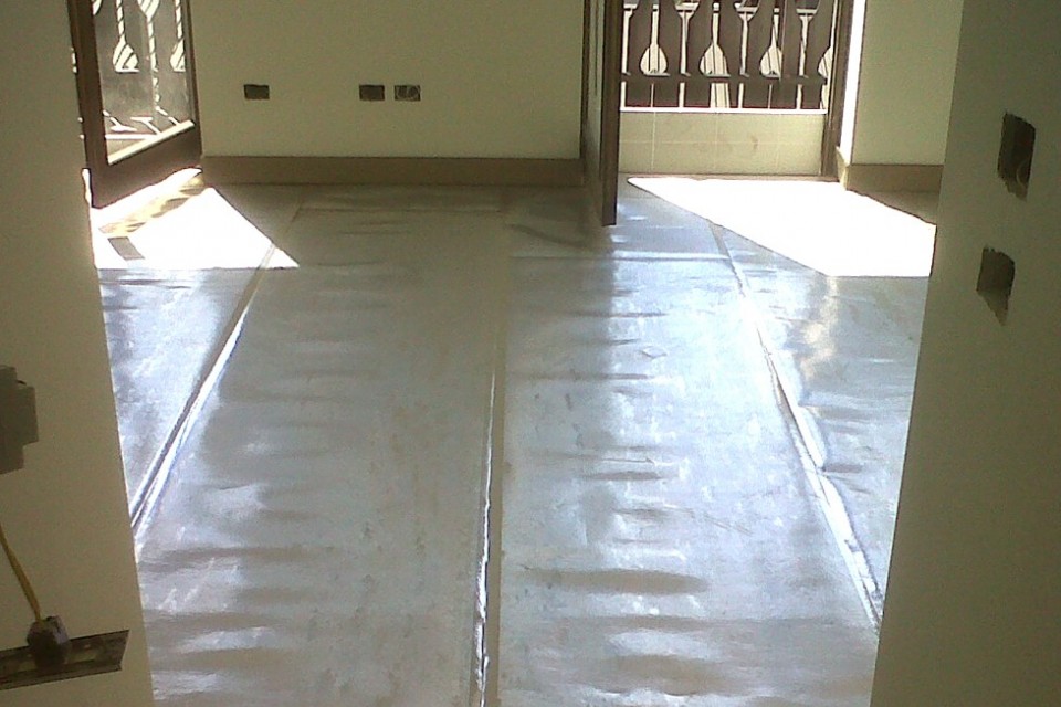 Soluzione per rivestimento in legno o laminato a posa flottante (6 / 8 Immagini)