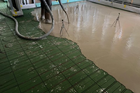 Soluzione non a secco per qualsiasi tipo di rivestimento (3 / 5 Immagini)