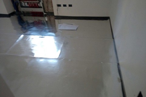 Soluzione per legno o laminato a posa flottante (8 / 9 Immagini)